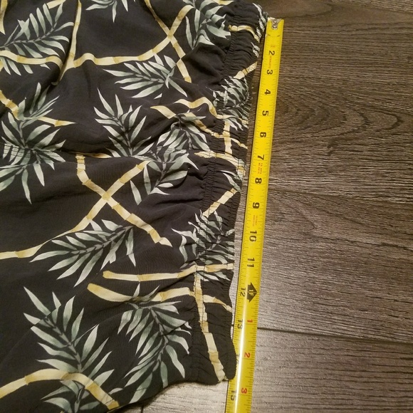 Lot of 2 Tommy Bahama swim trunks SZ Large floral - Picture 5 of 8